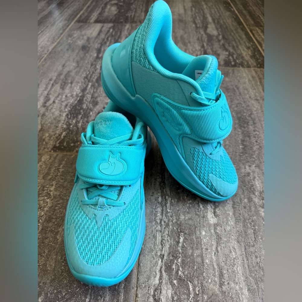 Kids Steph Curry Under Armour Teal Athletic Sneakers NWOT